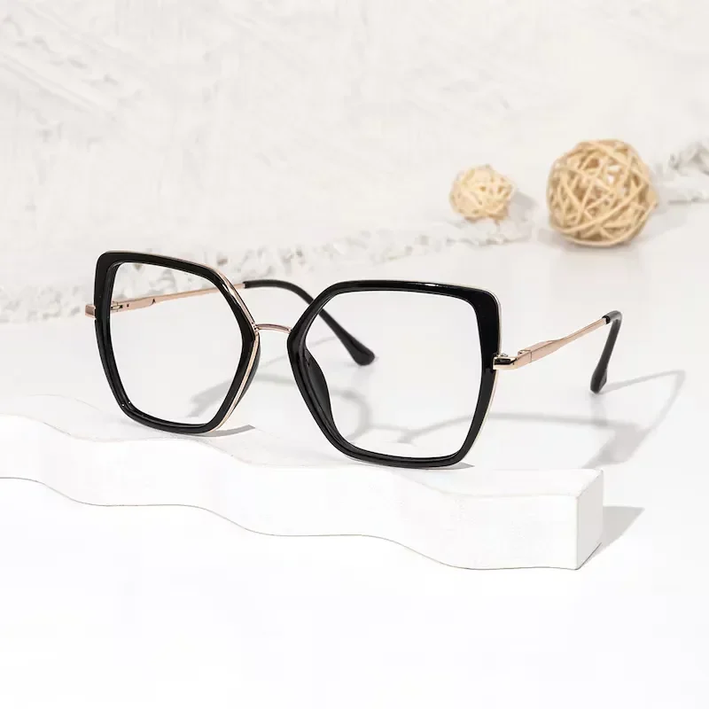 Mariana Black Glasses 4